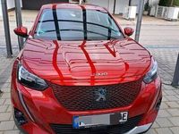 gebraucht Peugeot e-2008 Bj 2021 rot 28.000 km Elektroauto