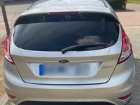 Gebraucht Ford Fiesta Celebration 82 PS (60 kW) 2016 Silber Kleinwagen