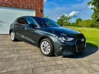 Gebraucht Audi A3 Ambiente 150 PS (110 kW) 2024 Grau SUV