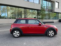 Usata Mini ONE 102 CV (75 kW) 2016 Rosso Utilitaria