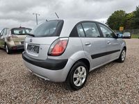 Gebraucht Kia Rio EX 97 PS (71 kW) 2008 Silber Kleinwagen