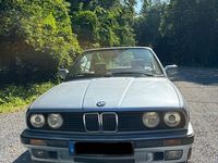 Gebraucht BMW 318 Basis 116 PS (85 kW) 1991 Blau Cabrio