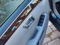 Second-hand Mercedes E200 136 CP (100 kW) 2011 Auriu Berlinǎ