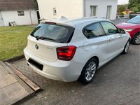 gebraucht BMW 116 d efficient dynamics edition Sitzheizung *8fach bereift*