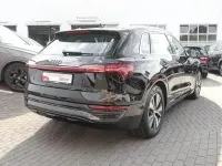 Gebraucht Audi Q8 e-tron Advanced Plus 300 kW (408 PS) 2023 Mythosschwarz metallic SUV