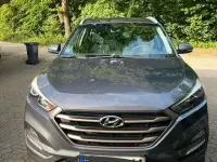 Gebraucht Hyundai Tucson Intro Edition 177 PS (130 kW) 2016 Grau SUV