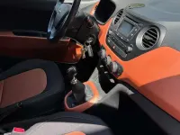 Gebraucht Hyundai i10 Edition 87 PS (63 kW) 2015 Braun Kleinwagen