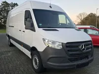 Używany Mercedes Sprinter 170 KM (125 kW) 2023 Biały Van