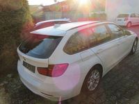 Gebraucht BMW 320 184 PS (135 kW) 2013 Weiß Limousine