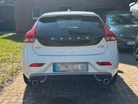 Gebraucht Volvo V40 R-Design 150 PS (110 kW) 2017 Weiß Limousine