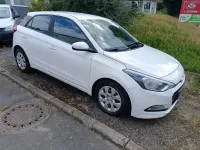 Gebraucht Hyundai i20 90 PS (66 kW) 2017 Weiß Limousine