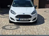Gebraucht Ford Fiesta 60 PS (44 kW) 2013 Weiß Kleinwagen