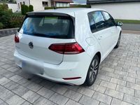 gebraucht VW e-Golf 300 8-fach bereift, SHZ,Wärmepumpe,RFK