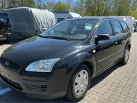 Używany Ford Focus 110 KM (80 kW) 2006 Czarny Kombi