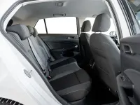 Używany VW Golf VIII Active 150 KM (110 kW) 2022 Biały Sedan/Limuzyna