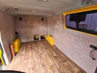 Gebraucht Ford Transit Trend 131 PS (96 kW) 2017 Signal yellow Kombi