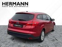 Gebraucht Ford Focus Titanium 120 PS (88 kW) 2017 Rot Kombi