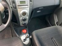 gebraucht Toyota Yaris automatik 1.3