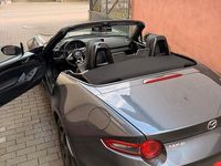 Gebraucht Mazda MX5 Exclusive-Line 131 PS (96 kW) 2018 Grau Cabrio