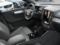 Neu Volvo XC40 Plus 163 PS (119 kW) 2026 Grau SUV