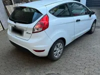 Gebraucht Ford Fiesta 60 PS (44 kW) 2014 Weiß Kleinwagen