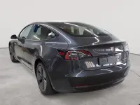 Gebraucht Tesla Model 3 366 kW (498 PS) 2022 Midnight silver metallic Limousine