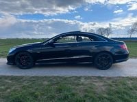 Gebraucht Mercedes E250 AMG 204 PS (150 kW) 2009 Schwarz Coupé
