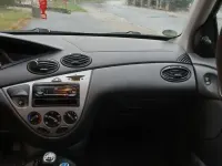 Używany Ford Focus Ambiente 75 KM (55 kW) 2000 Szary Sedan/Limuzyna