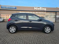 Gebraucht Hyundai i10 Advanced 67 PS (49 kW) 2022 Grau Kleinwagen
