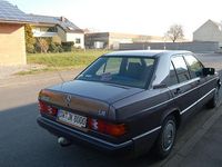 Gebraucht Mercedes 190 109 PS (80 kW) 1991 Braun Limousine