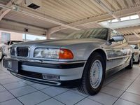 Gebraucht BMW 750 326 PS (239 kW) 1998 Titansilber Limousine