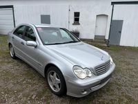 Gebraucht Mercedes C200 Classic 122 PS (89 kW) 2004 Silber Limousine