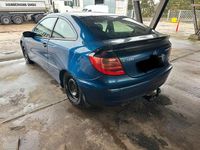 Gebraucht Mercedes C180 142 PS (104 kW) 2003 Blau Coupé