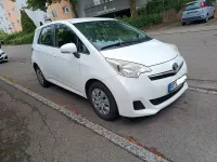 Gebraucht Toyota Verso-S Comfort 99 PS (72 kW) 2013 Weiß Van / Kleinbus