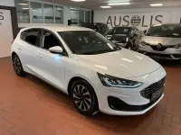 Gebraucht Ford Focus Titanium 116 PS (85 kW) 2023 Frozen white Limousine