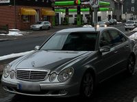 Gebraucht Mercedes E220 Elegance 150 PS (110 kW) 2002 Silber Limousine
