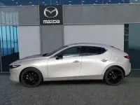 Neu Mazda 3 Homura-Line 140 PS (102 kW) 2025 Platinum quartz Limousine