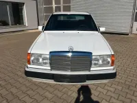 Gebraucht Mercedes 200 105 PS (77 kW) 1990 Weiß Limousine