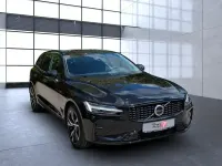 Gebraucht Volvo V60 Plus 197 PS (144 kW) 2025 Onyx black (metallic) Kombi