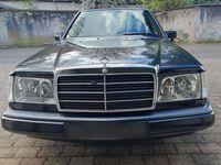 Gebraucht Mercedes 300 113 PS (83 kW) 1992 Schwarz Limousine