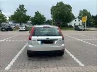 Gebraucht Ford Fiesta 2004 Silber Kleinwagen