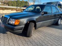 Gebraucht Mercedes E200 122 PS (89 kW) 1991 Schwarz Limousine