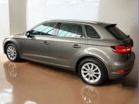 Gebraucht Audi A3 Sportback Attraction 110 PS (80 kW) 2015 Grau Kleinwagen