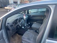 Second-hand Ford Focus 125 CP (91 kW) 2004 Argintiu Hatchback