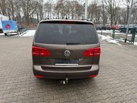 Gebraucht VW Touran Comfortline 140 PS (102 kW) 2011 Braun Van / Kleinbus
