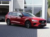 Gebraucht Volvo V60 Plus 335 PS (246 kW) 2024 Fusion red / metallic Kombi