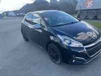 Gebraucht Peugeot 208 Allure 99 PS (72 kW) 2018 Schwarz Kleinwagen