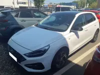 Gebraucht Hyundai i30 Intro Edition 160 PS (117 kW) 2021 Weiß Limousine
