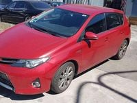 Gebraucht Toyota Auris Hybrid Executive 99 PS (72 kW) 2015 Rot Limousine