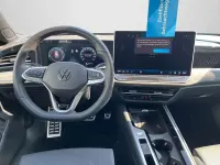 Gebraucht VW Passat R-line 177 PS (130 kW) 2025 Oyster silver metallic (metallic) Kombi